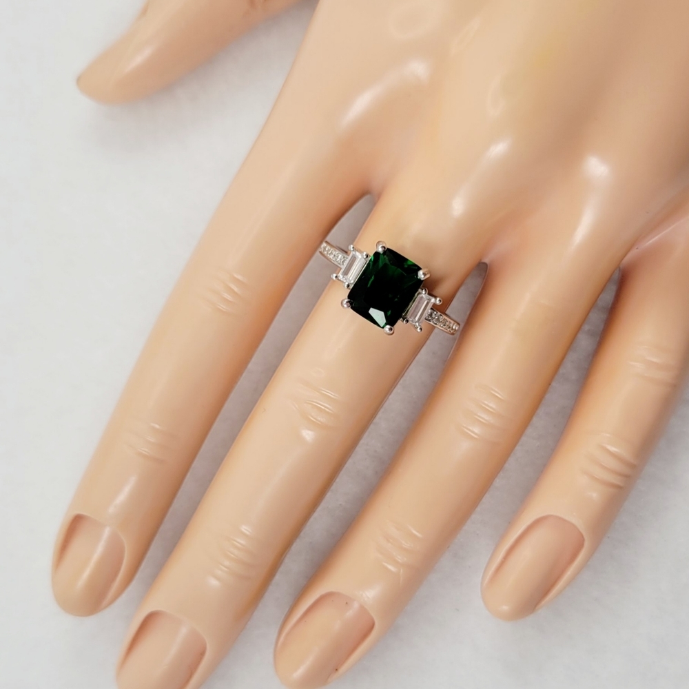 Sterling 2ct Emerald Ring - Picture 3 of 15